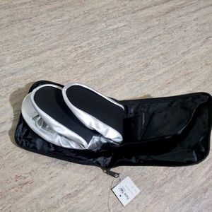 NWT Purse Pals with silver color flats